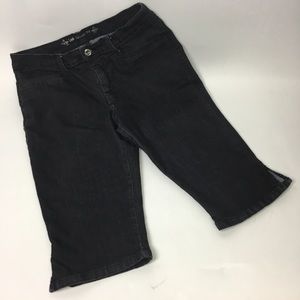 Lee Classic Fit Denim Capri’s